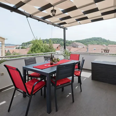 Marinsko Apartman Veli Iz